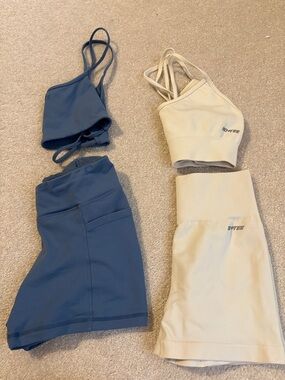 2/50$ Bo+Tee Strappy Sports Bra - Cream & Slate Blue